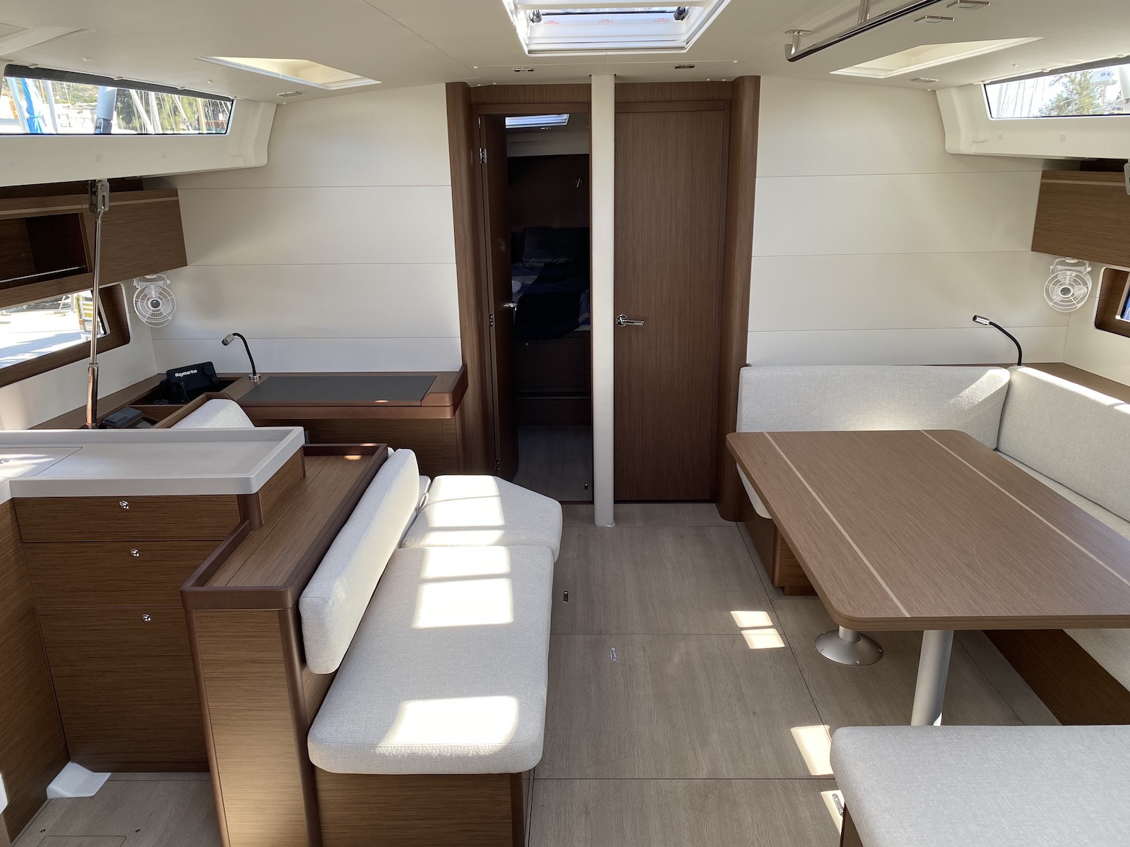 Oceanis 51.1 — photo 16