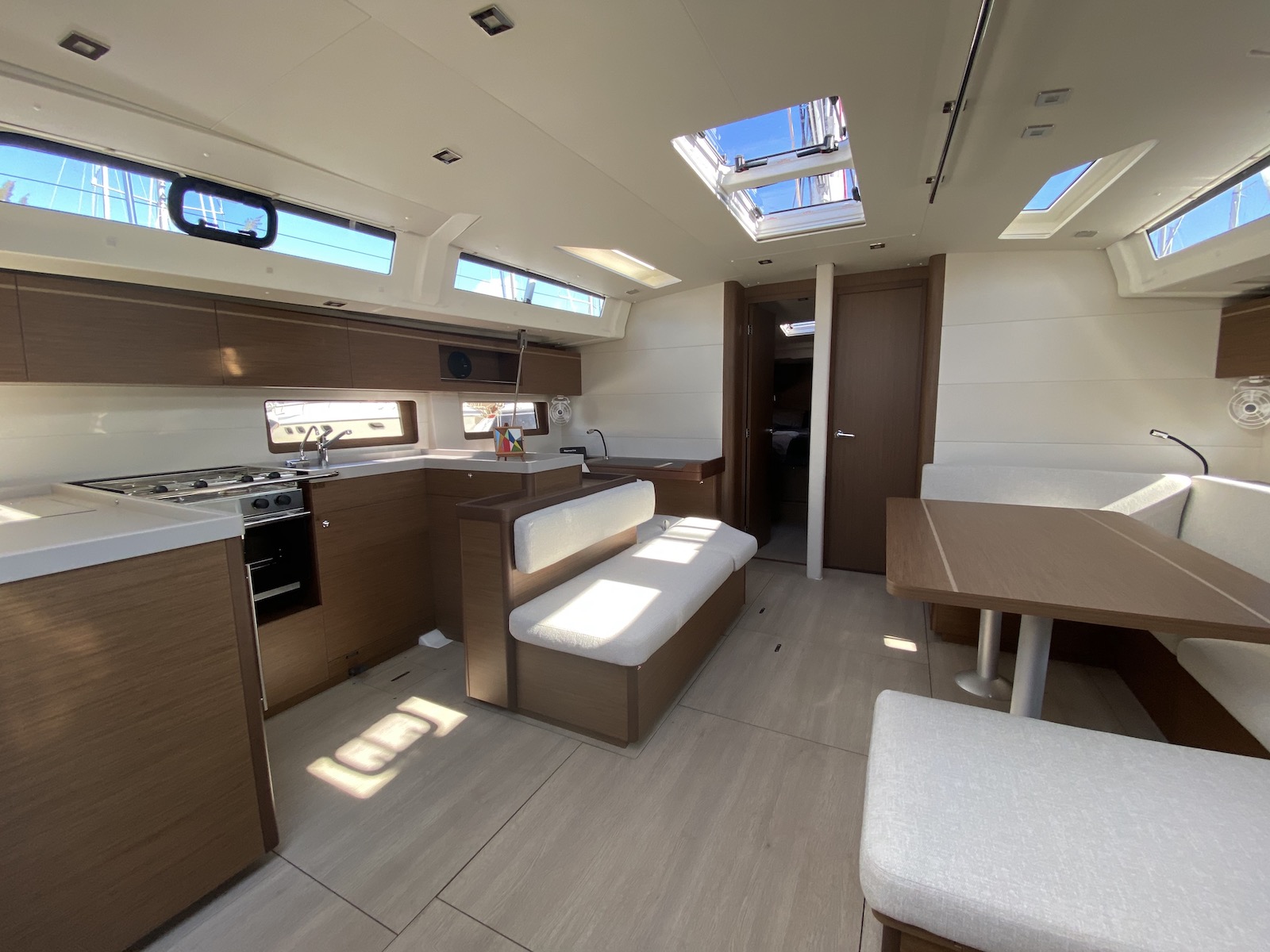 Oceanis 51.1 — photo 8