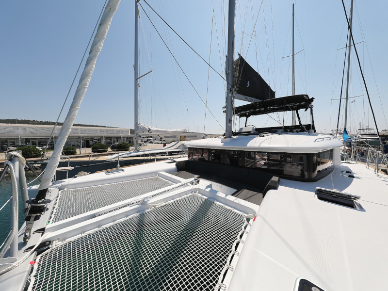 Lagoon 450 F — photo 26