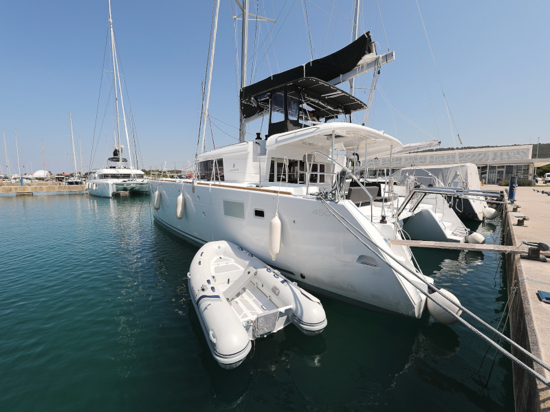 Lagoon 450 F — photo 25