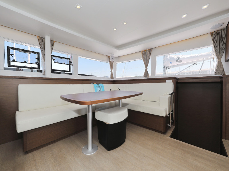 Lagoon 450 F — photo 9