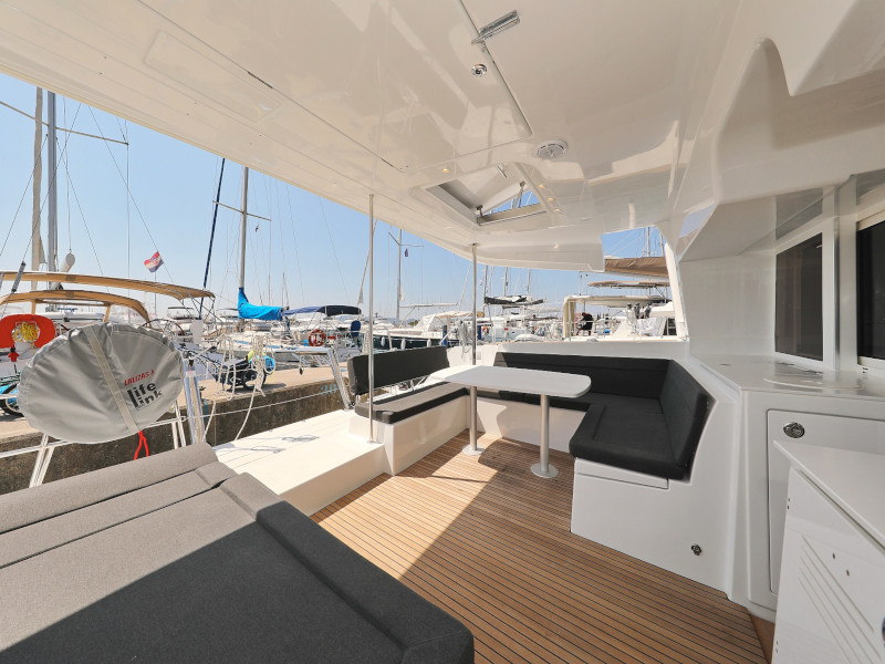 Lagoon 450 F — photo 28