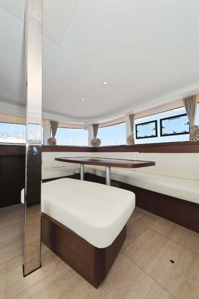 Lagoon 42 — photo 15