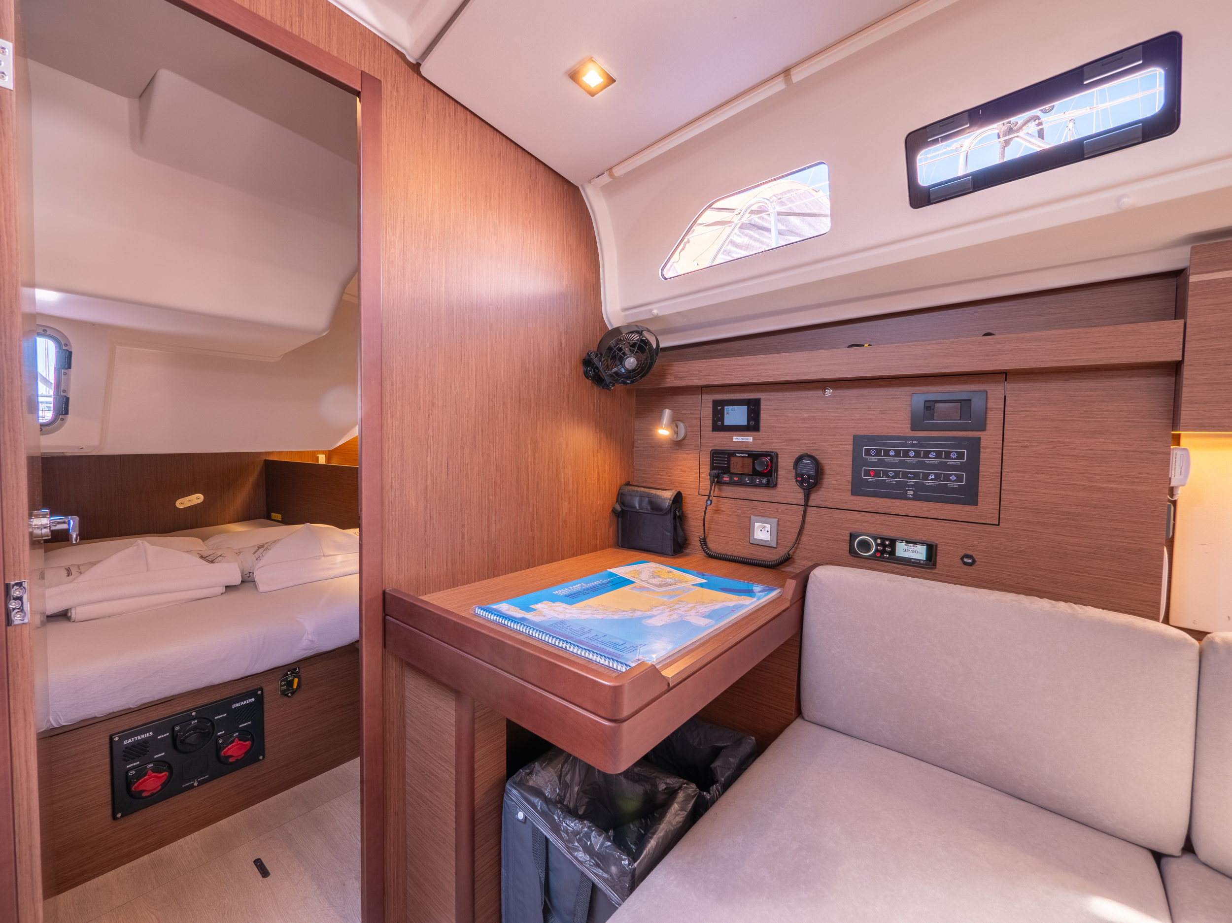 Oceanis 40.1 — photo 25