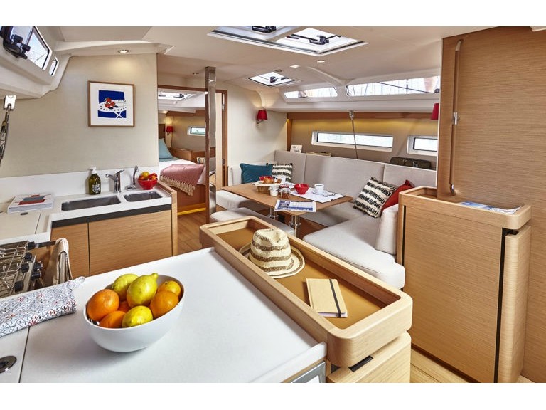 Sun Odyssey 440 — photo 6