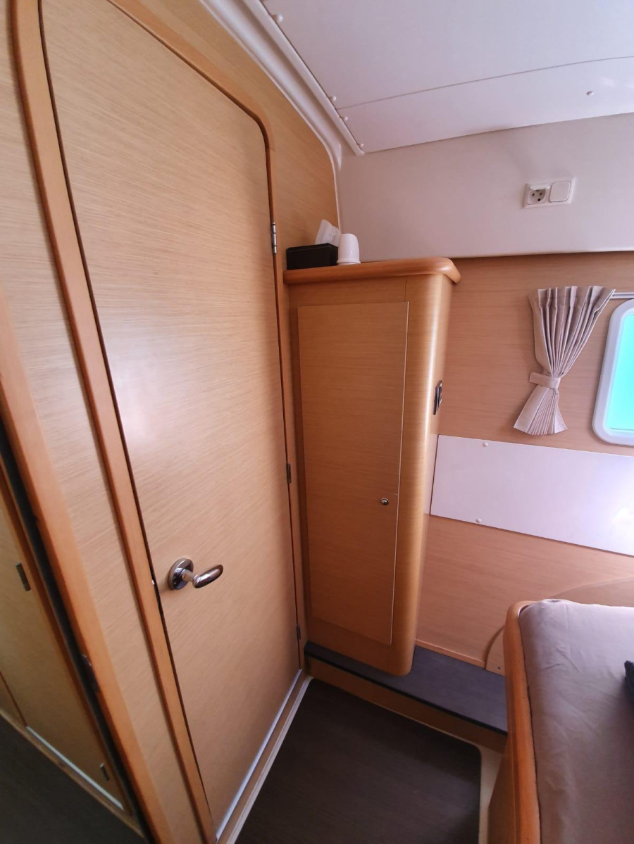 Lagoon 421 — photo 16