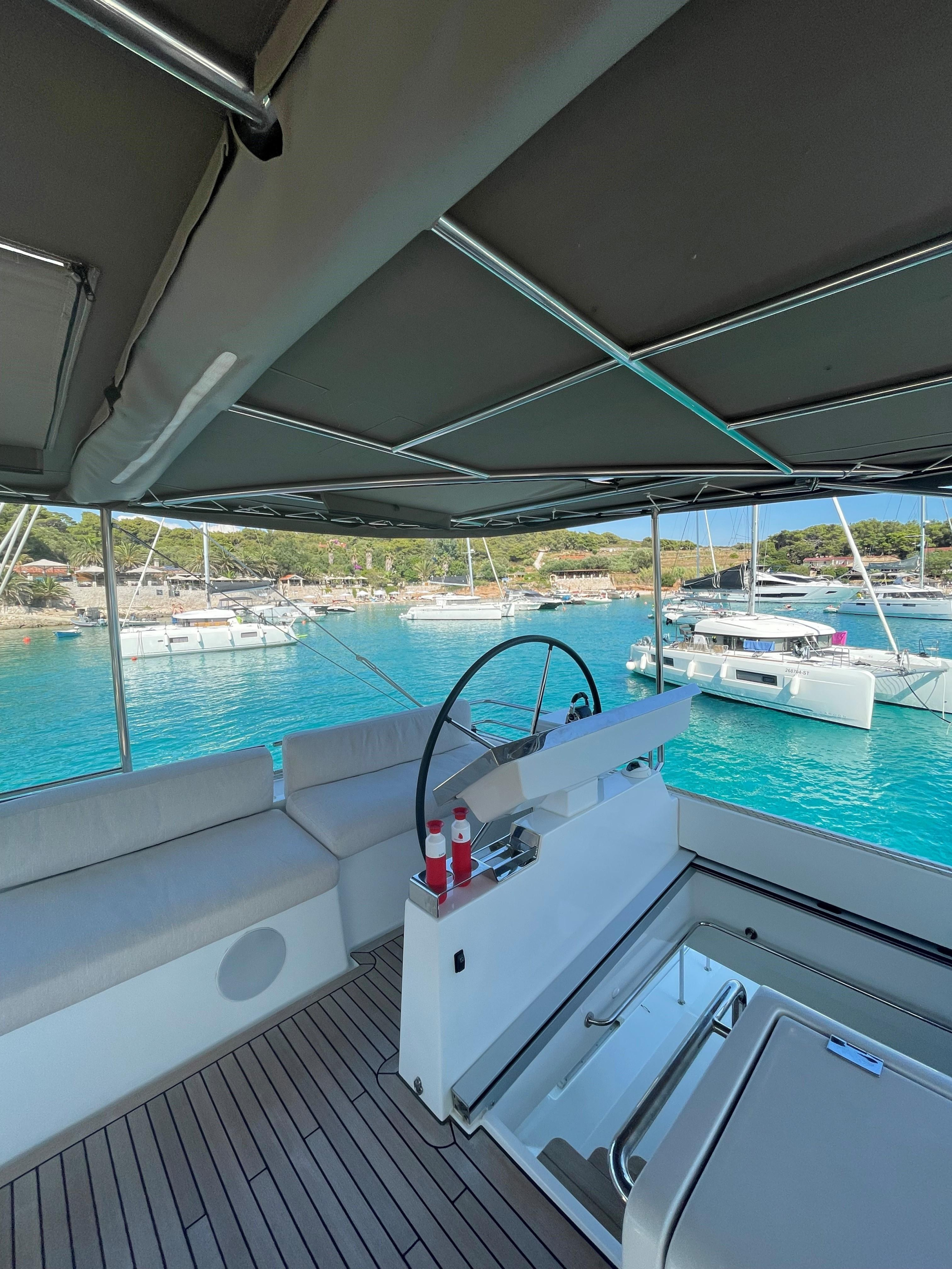 Lagoon 620 — photo 20