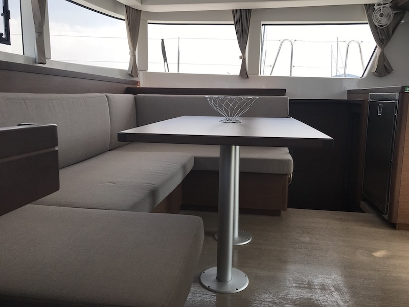 Lagoon 40 — photo 4
