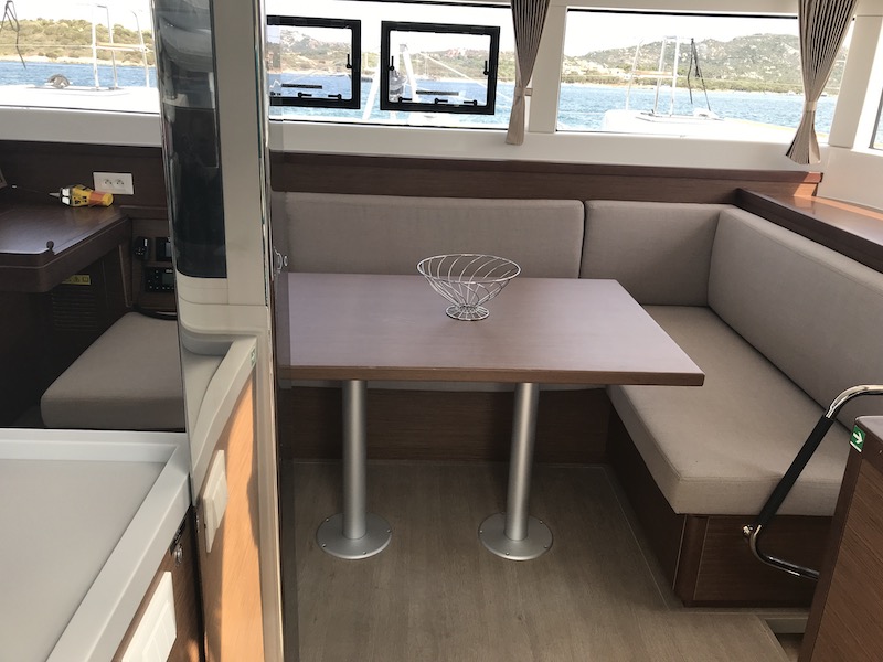 Lagoon 40 — photo 7