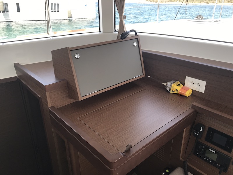 Lagoon 40 — photo 15
