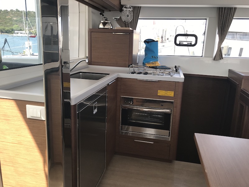 Lagoon 40 — photo 18
