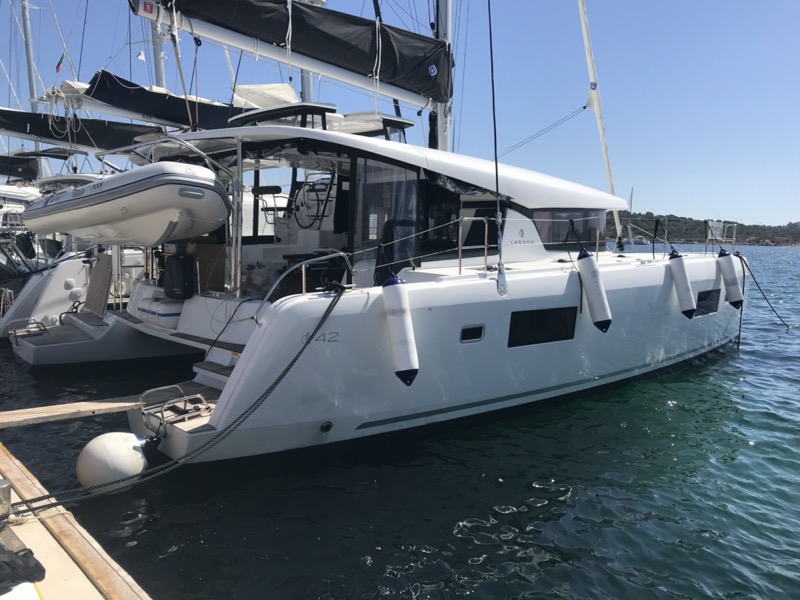 Lagoon 42 — photo 1