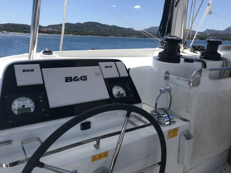 Lagoon 42 — photo 2