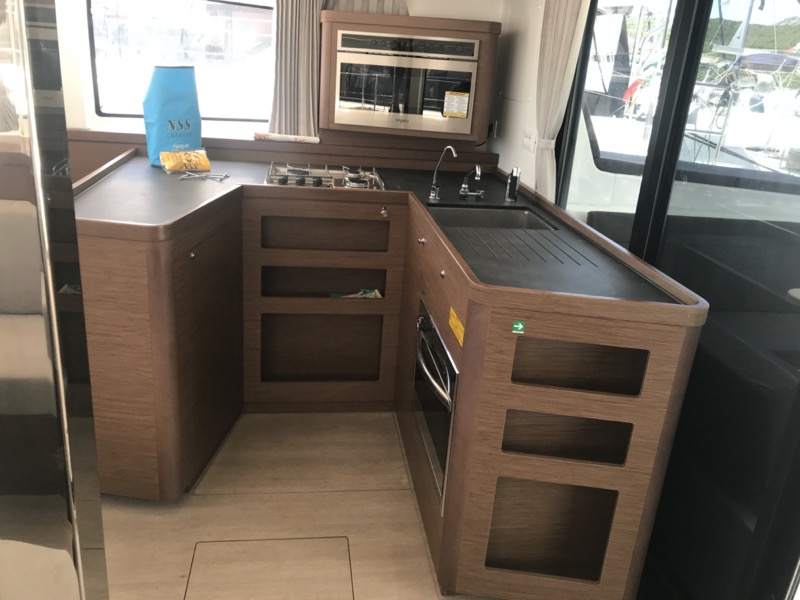 Lagoon 42 — photo 12
