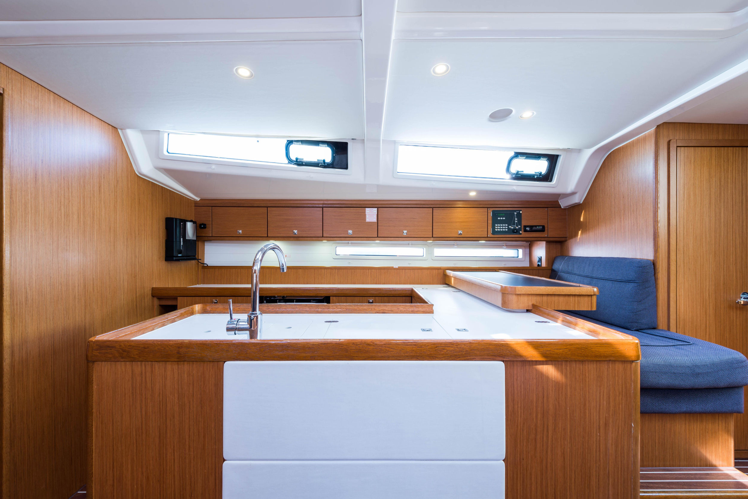 Bavaria Cruiser 56 — photo 13