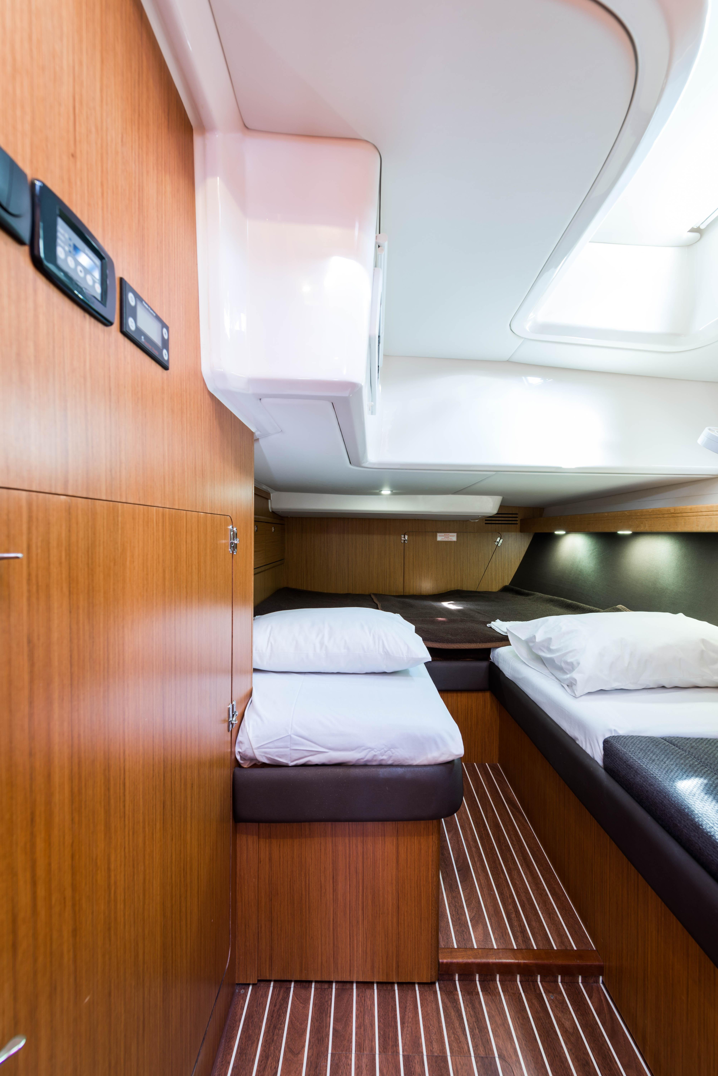 Bavaria Cruiser 56 — photo 18