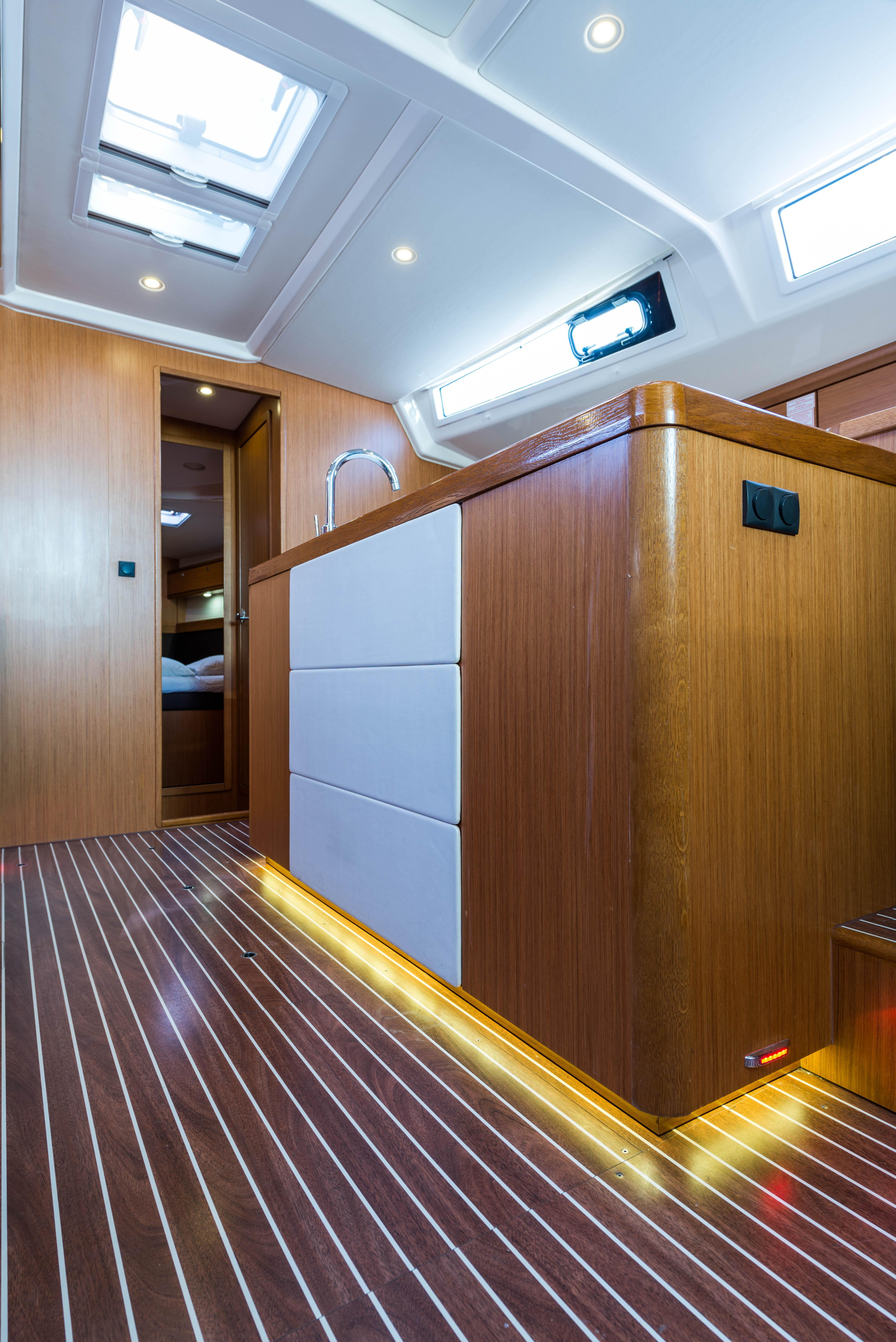 Bavaria Cruiser 56 — photo 11