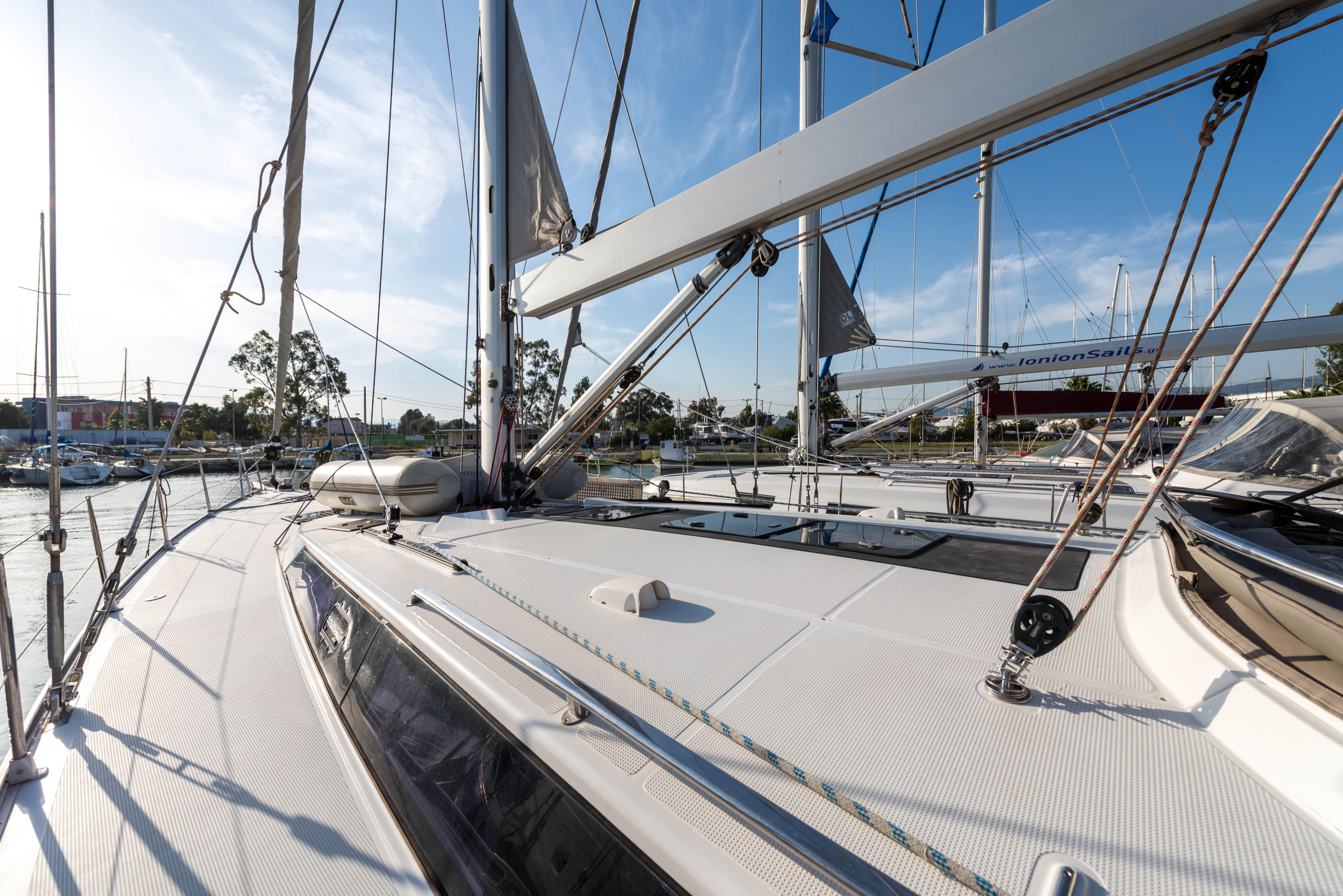 Bavaria Cruiser 56 — photo 8