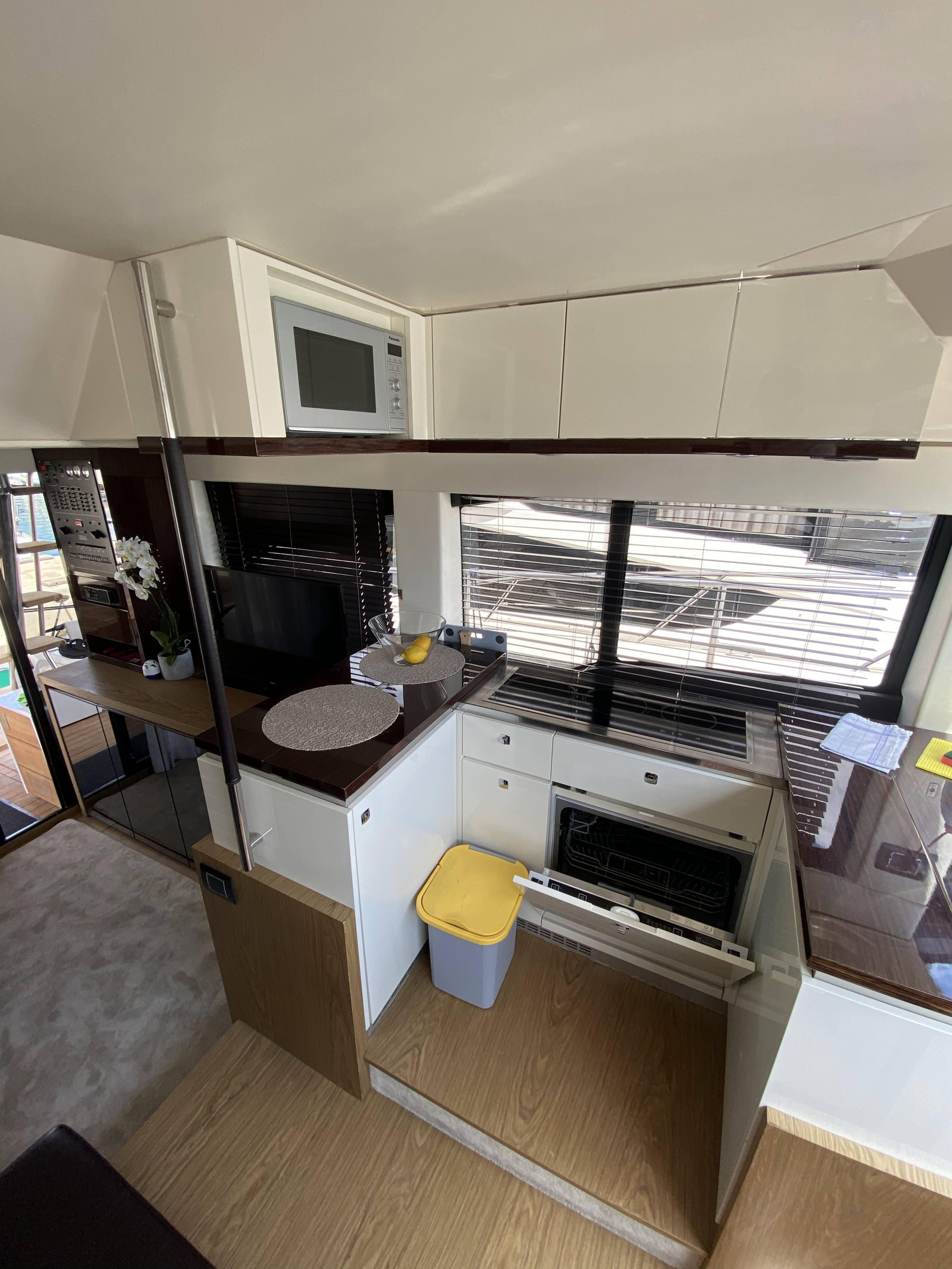 Sessa Fly 47 — photo 31