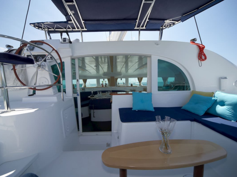 Lagoon 380 S2 — photo 3