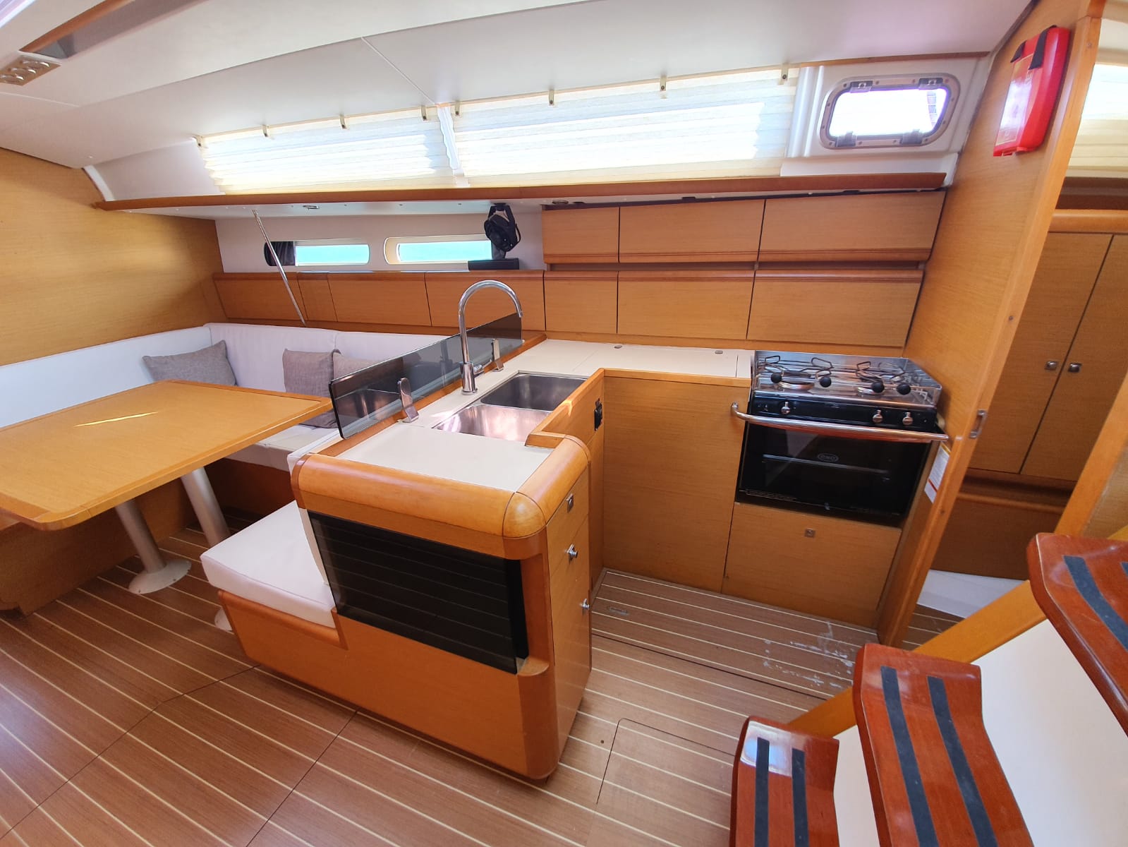 Jeanneau Sun Odyssey 409 — photo 4
