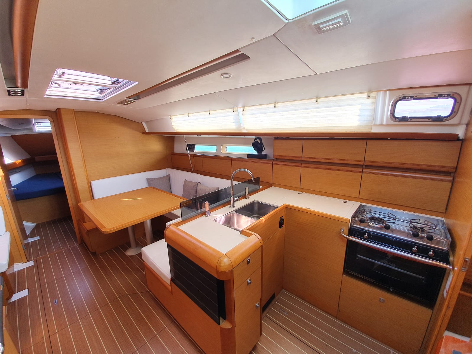 Jeanneau Sun Odyssey 409 — photo 2