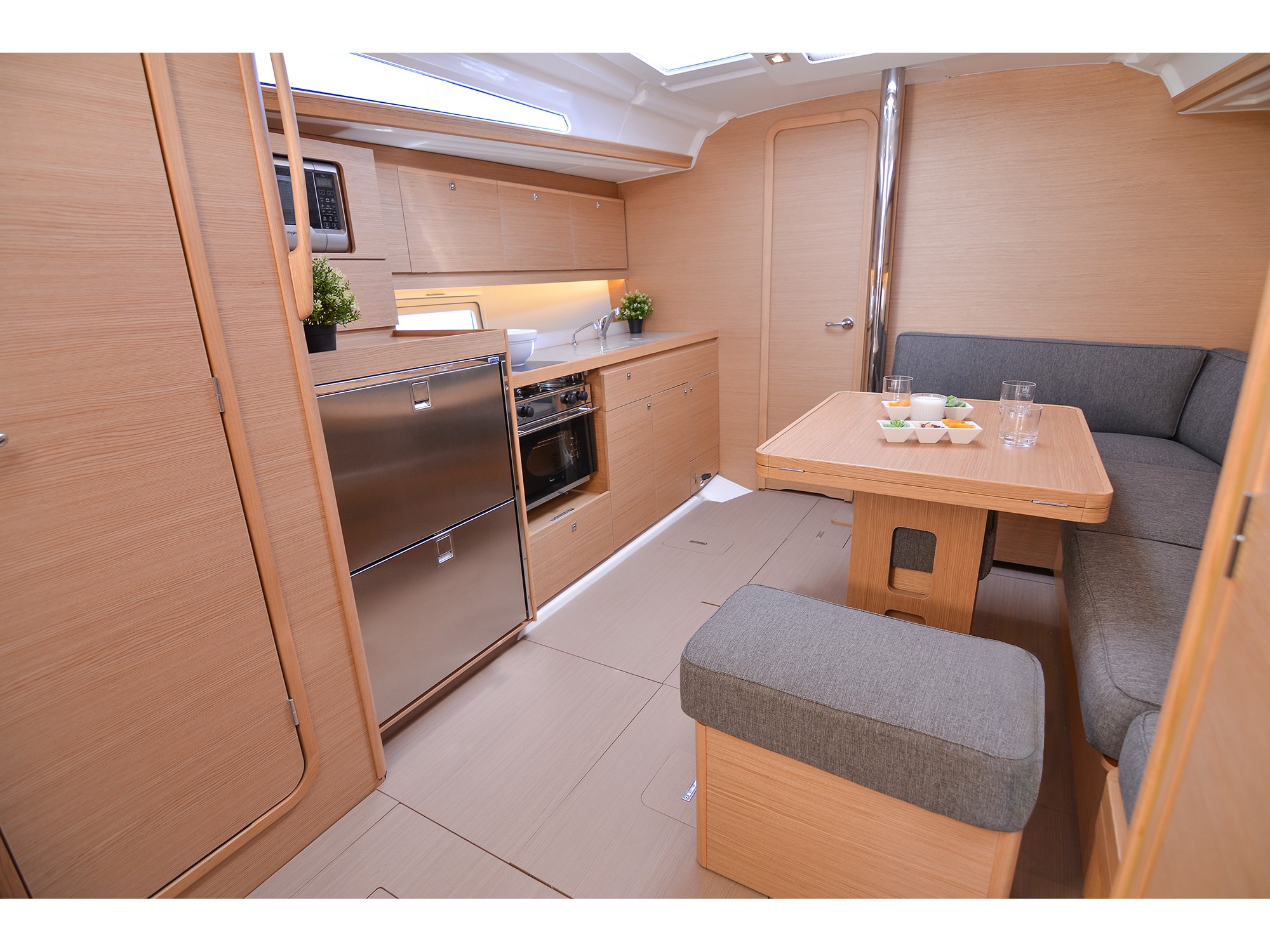 Dufour 390 Grand Large — photo 2