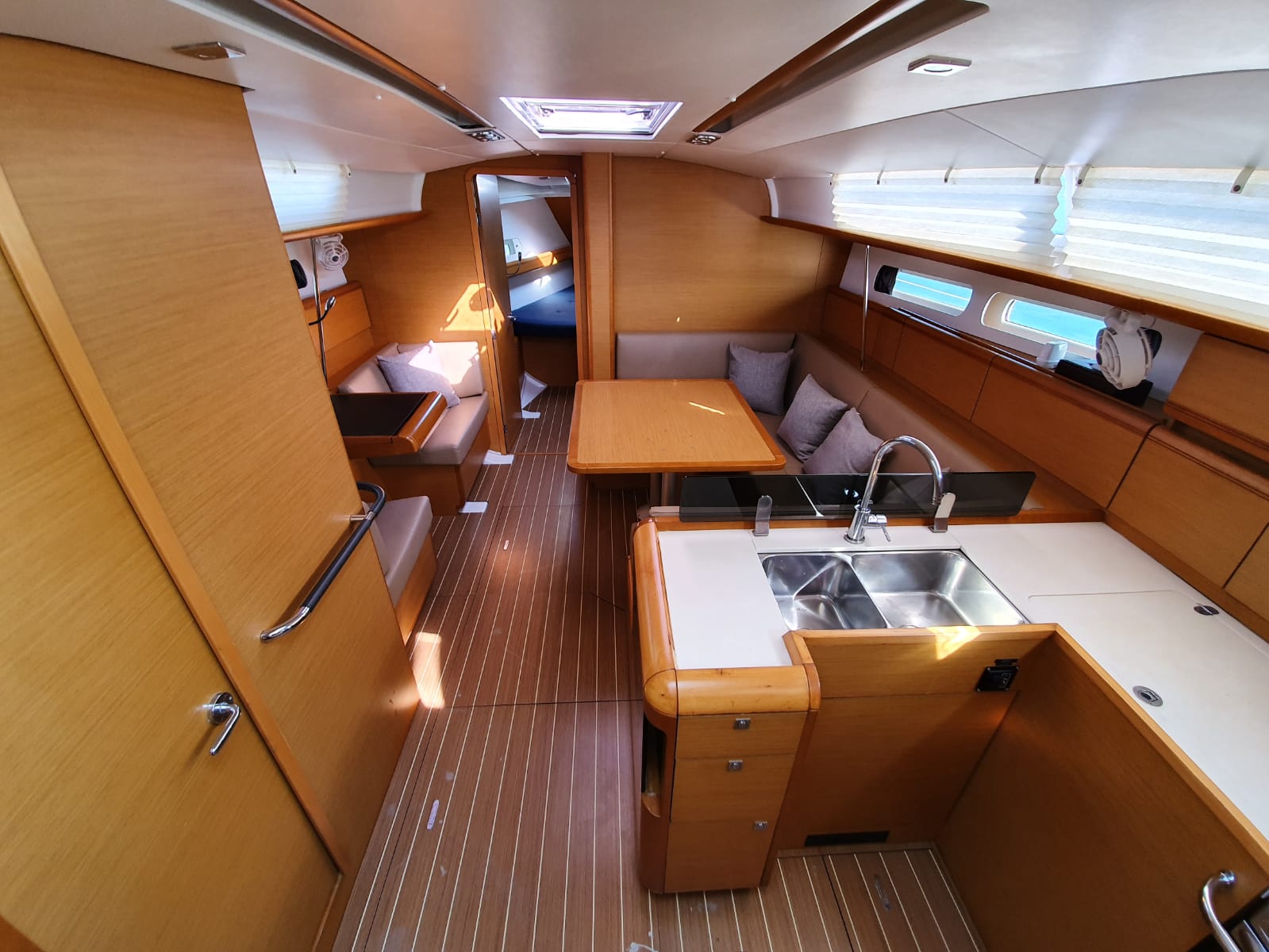 Jeanneau Sun Odyssey 409 — photo 14