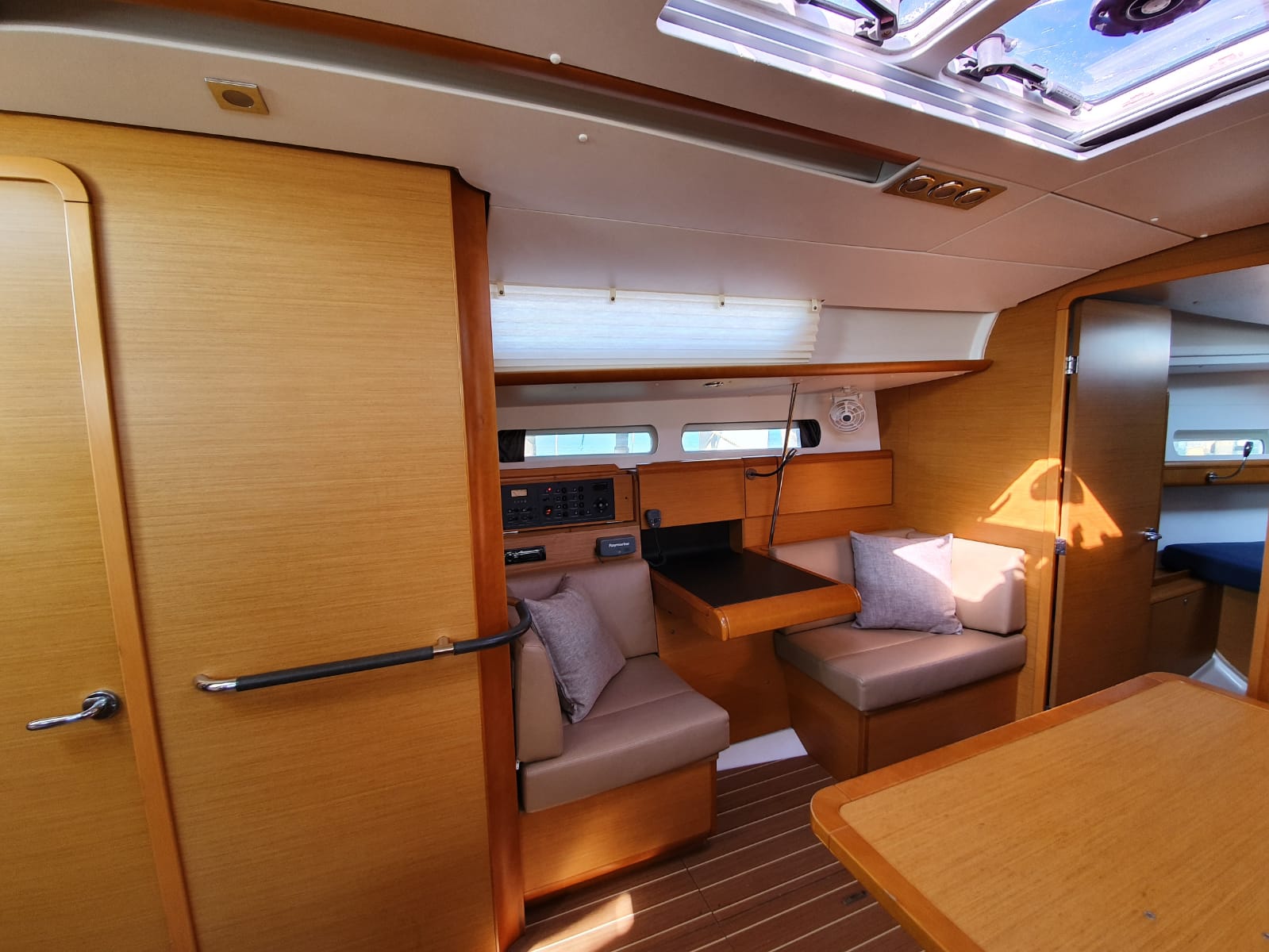 Jeanneau Sun Odyssey 409 — photo 4