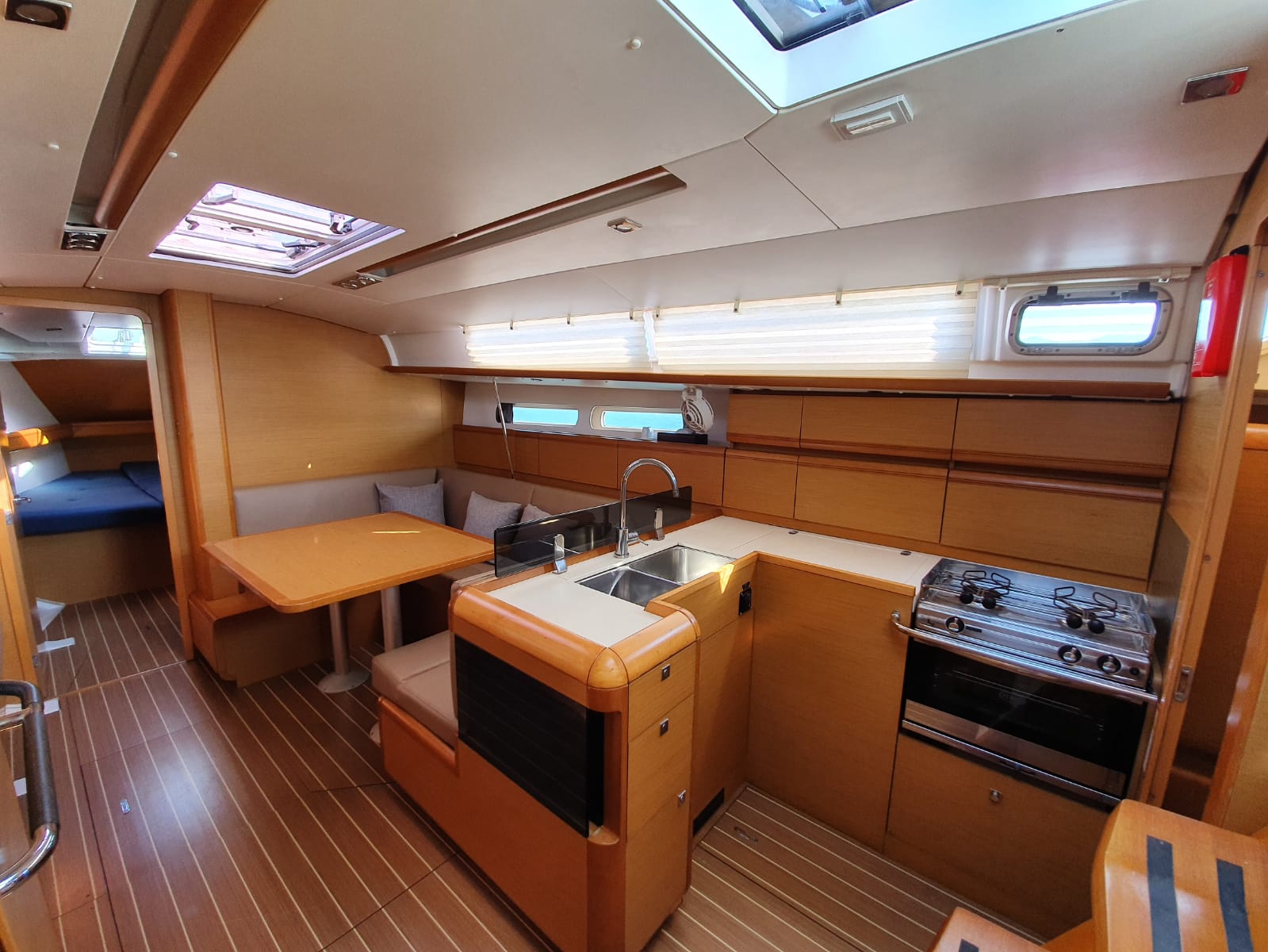 Jeanneau Sun Odyssey 409 — photo 2
