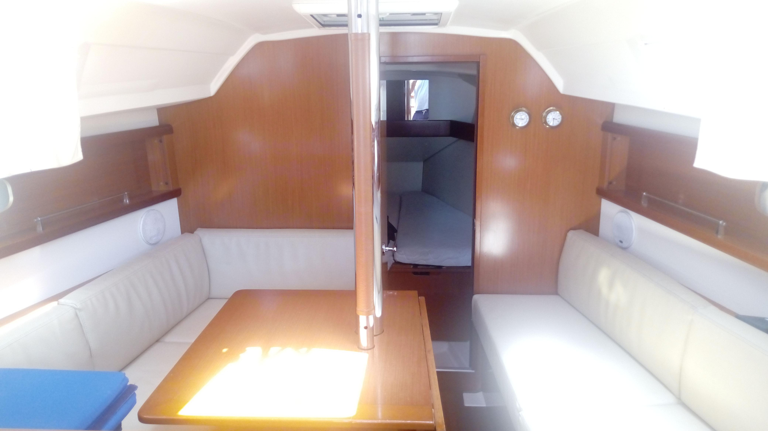 Oceanis 31 — photo 14