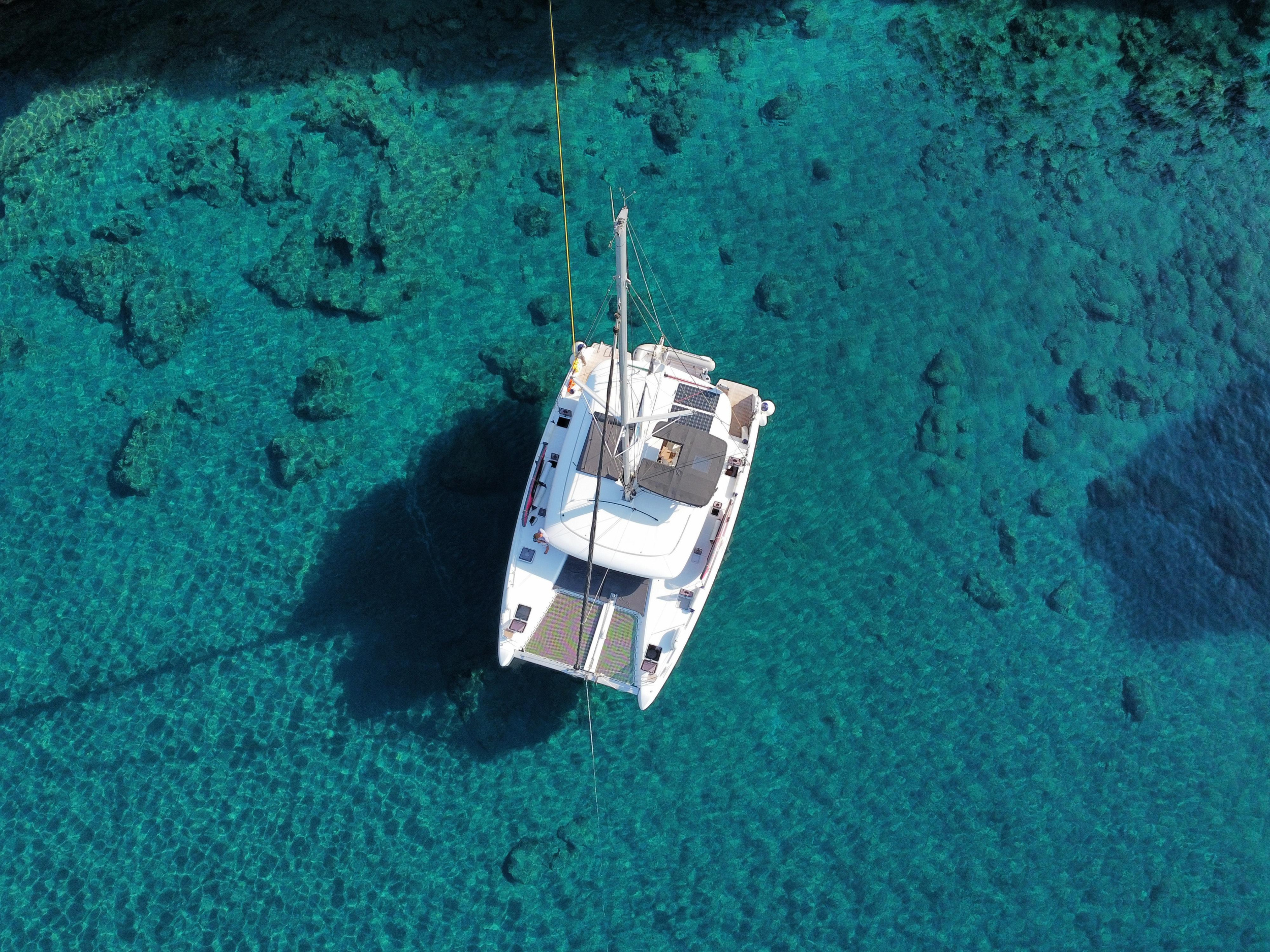 Lagoon 42 — photo 4