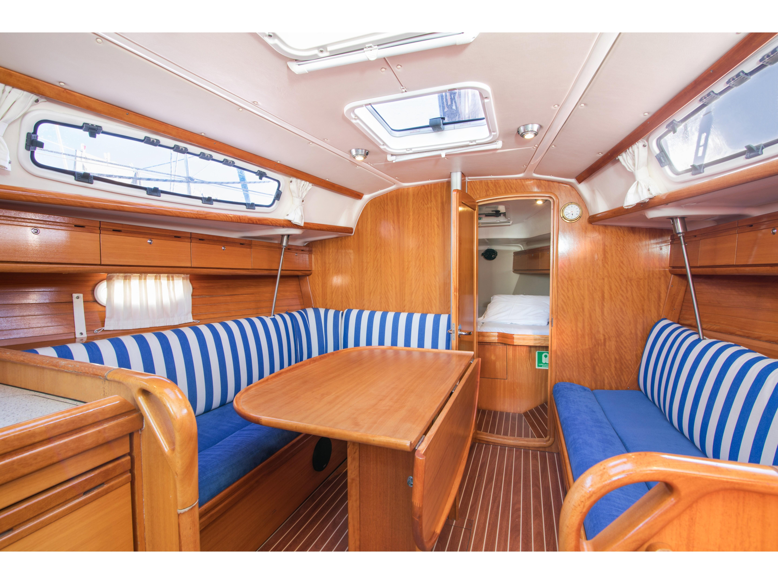 Bavaria 34 Cruiser — photo 4