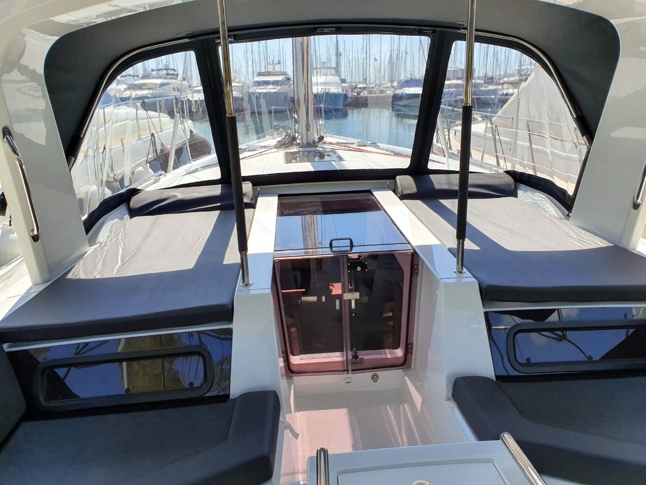 Oceanis 51.1 — photo 14
