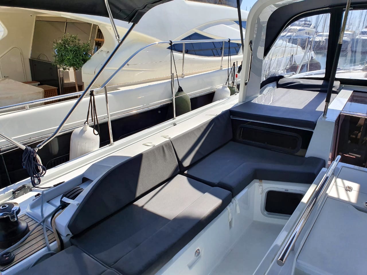 Oceanis 51.1 — photo 11