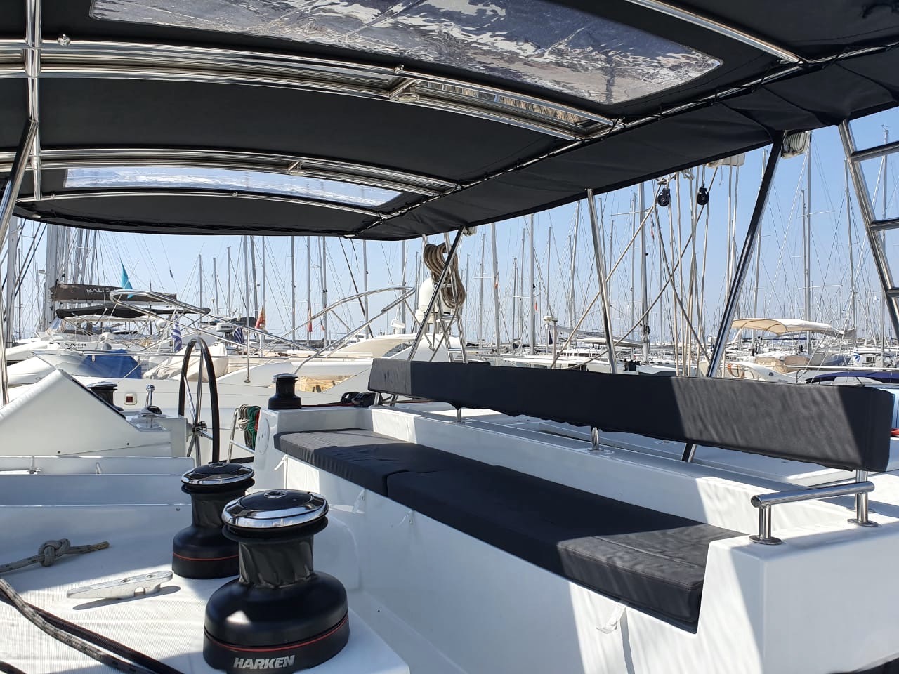 Lagoon 450F — photo 14