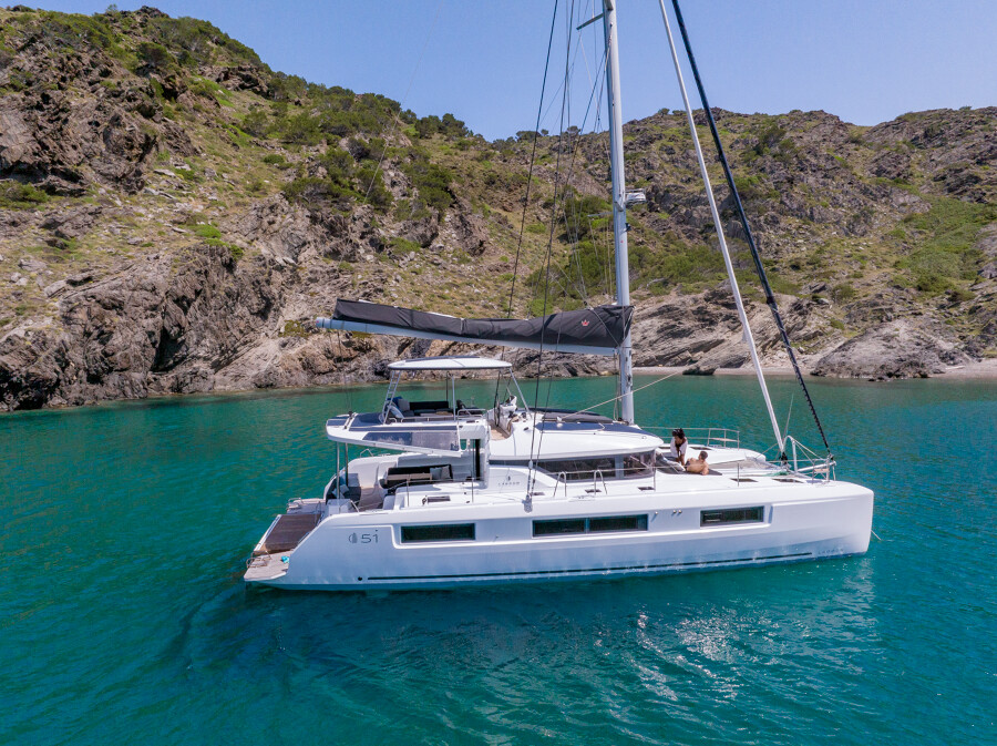 Lagoon 51 — photo 1