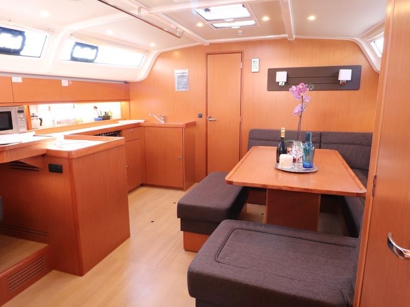 Bavaria Cruiser 51 — photo 14
