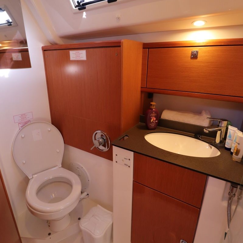 Bavaria Cruiser 51 — photo 11