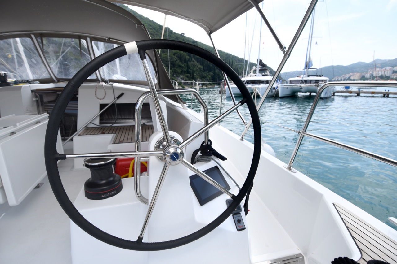 Sun Odyssey 490 "LUXE" — photo 7