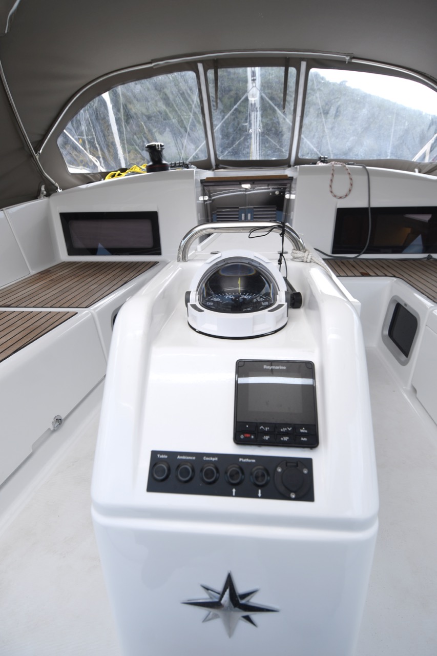 Sun Odyssey 490 "LUXE" — photo 4