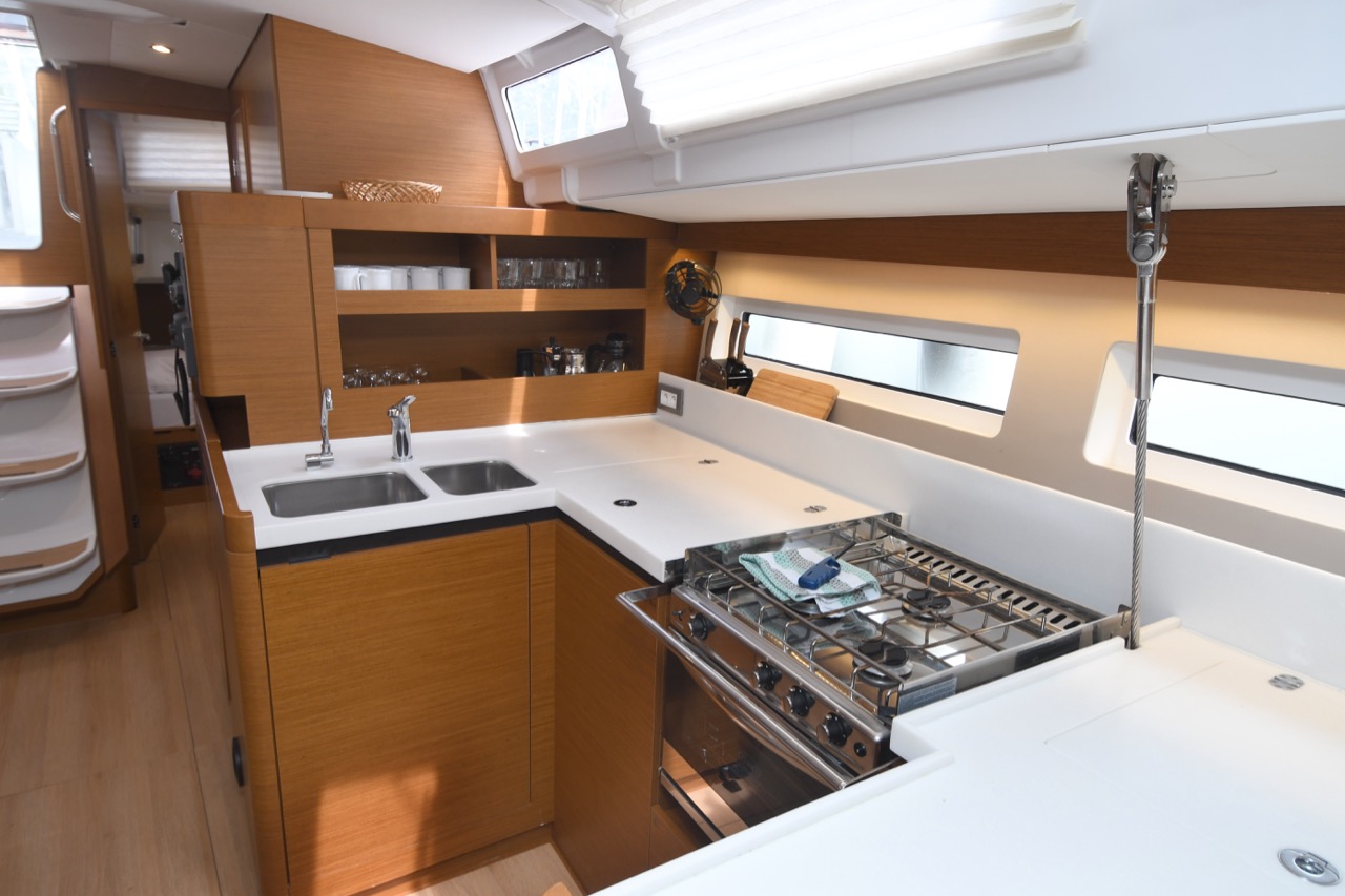 Sun Odyssey 490 "LUXE" — photo 16