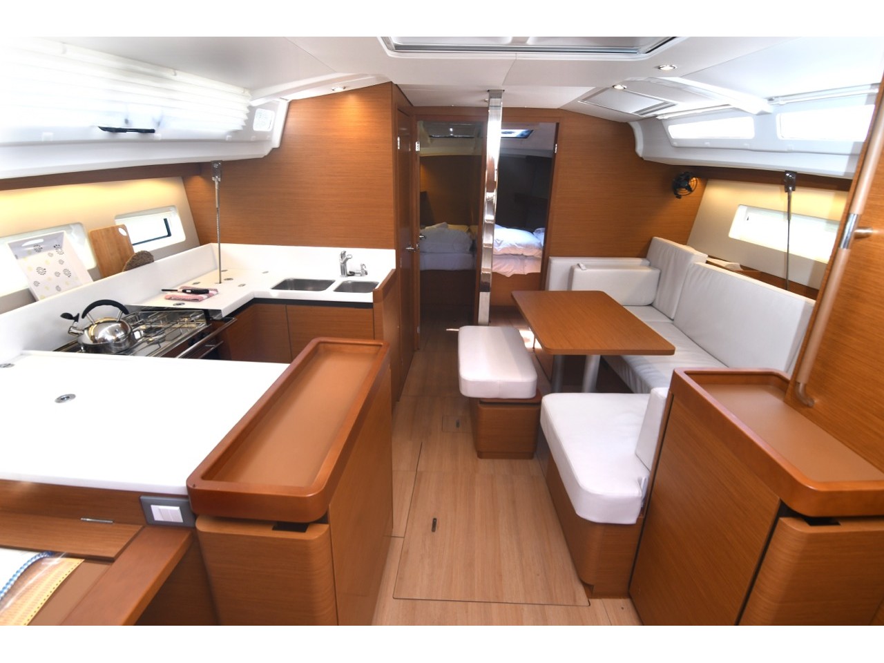Sun Odyssey 440 — photo 6