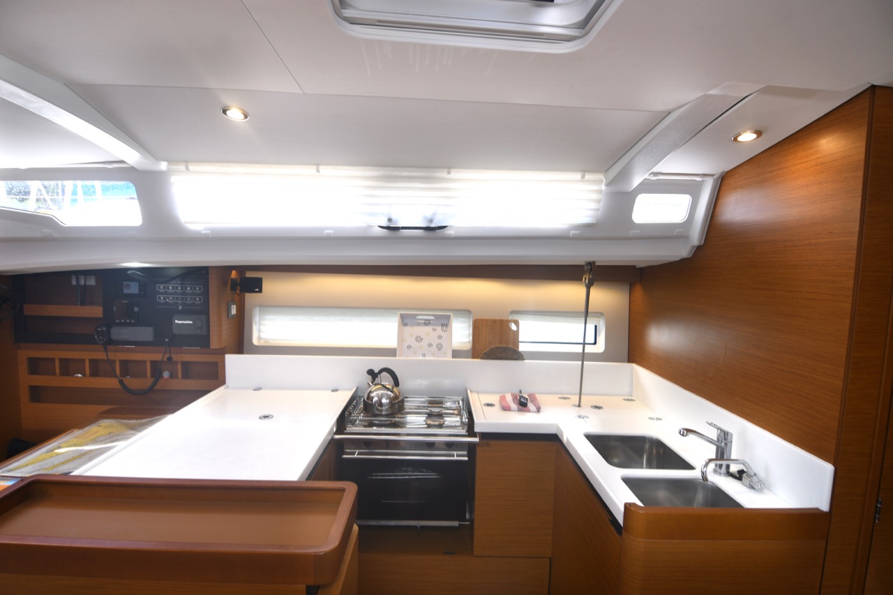 Sun Odyssey 440 — photo 5