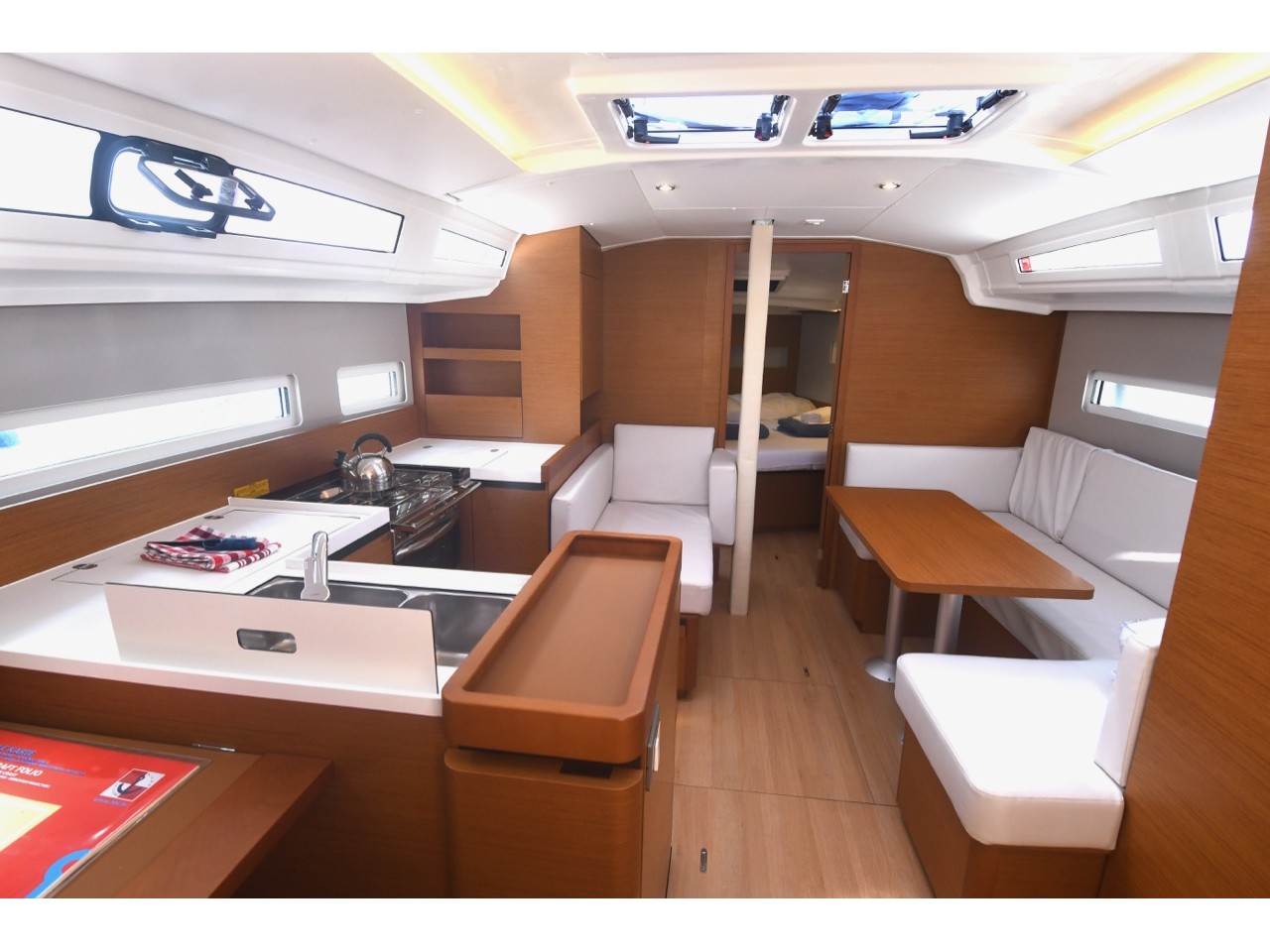 Sun Odyssey 410 — photo 2