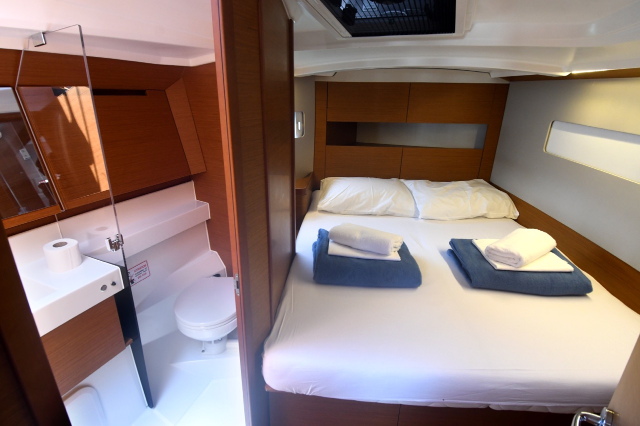Sun Odyssey 410 — photo 4