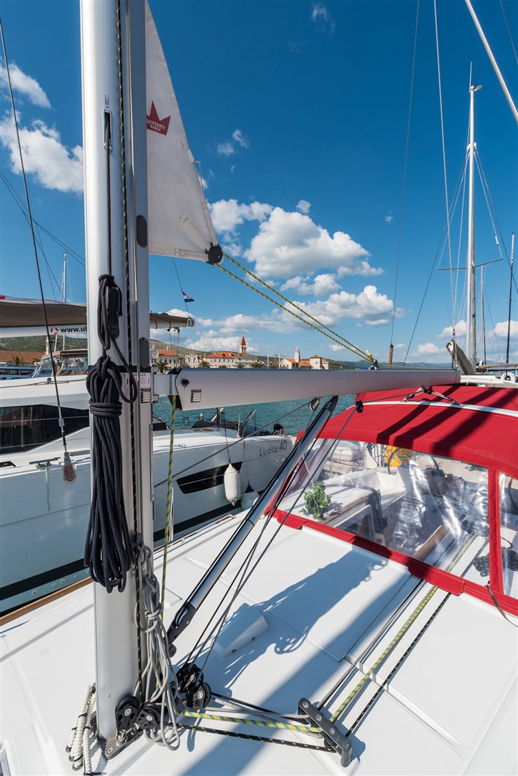 Oceanis 38 — photo 14