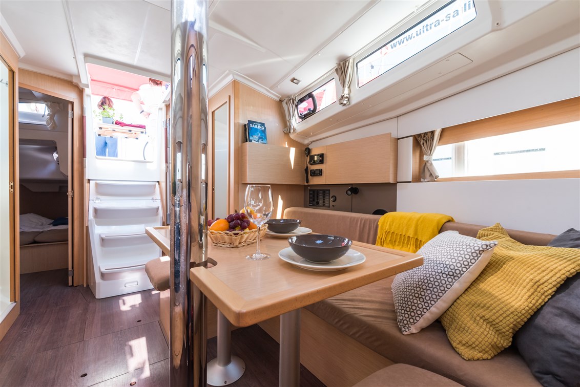 Oceanis 38 — photo 3