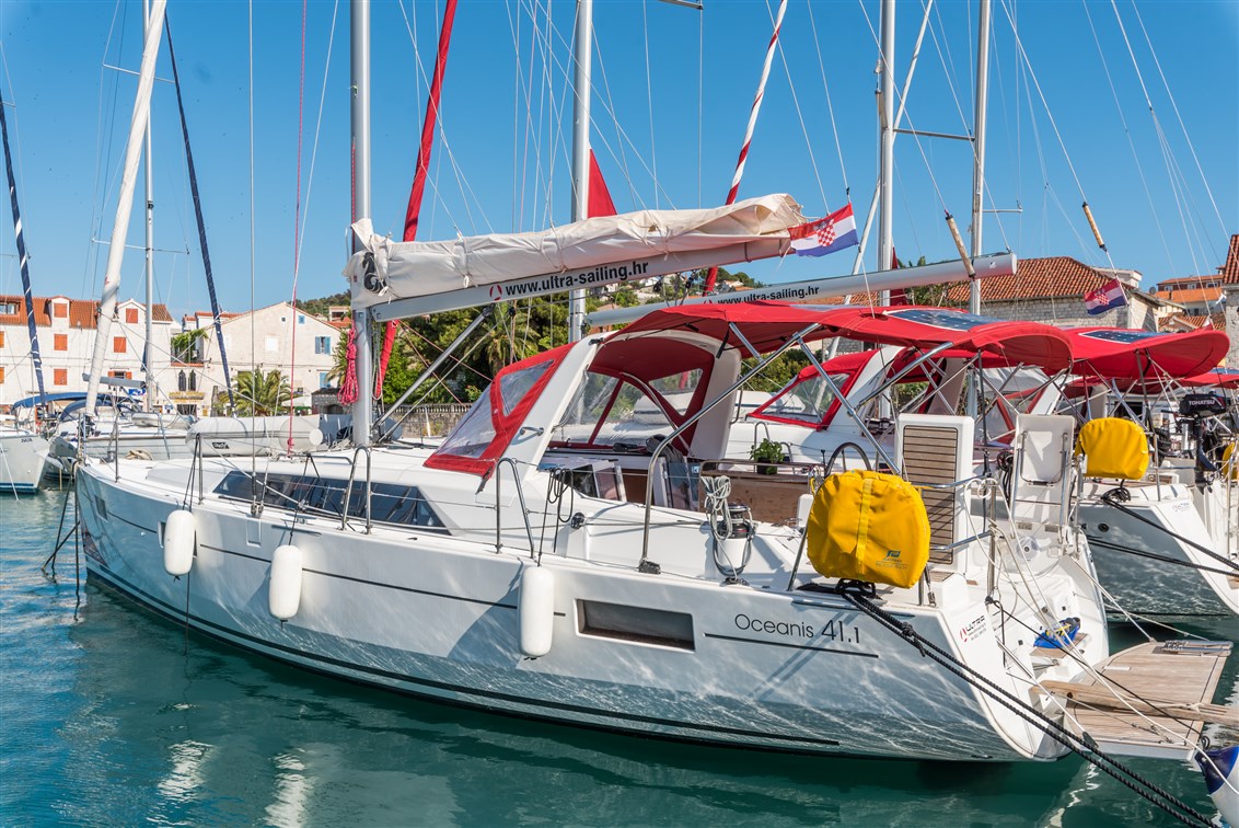 Oceanis 41.1 — photo 14