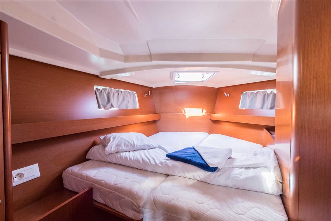 Oceanis 41.1 — photo 13